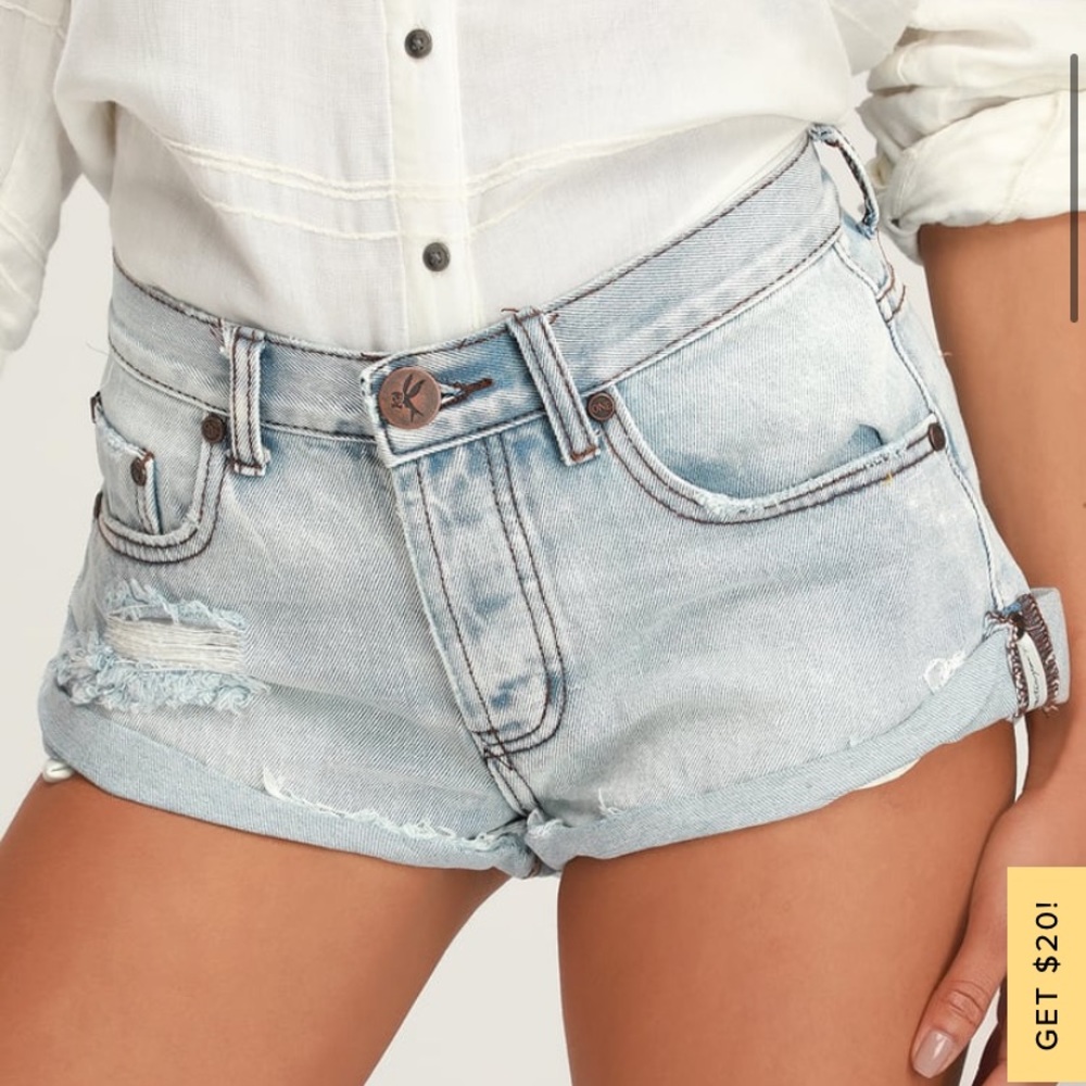 EUC One Teaspoon Bandits Light Wash Denim Shorts, 24
